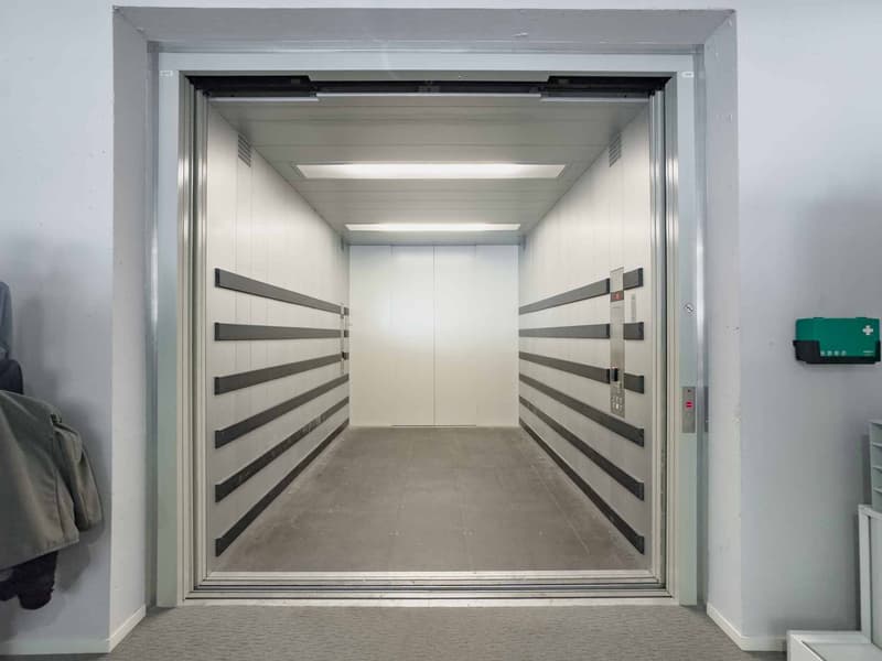 Offices of 150 m² in Meyrin (11)