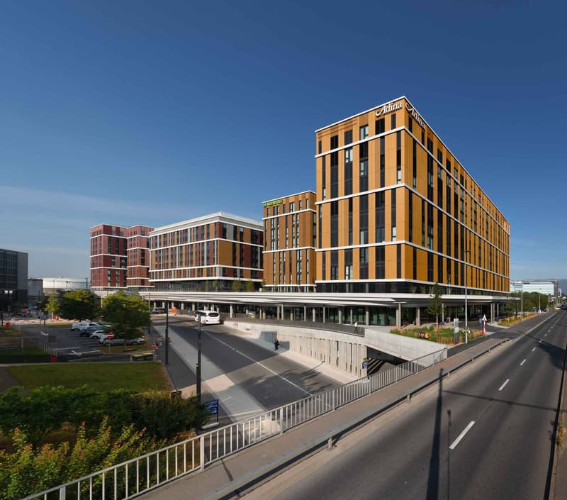 Office space for rent in the Quartier de l'Etang (8)