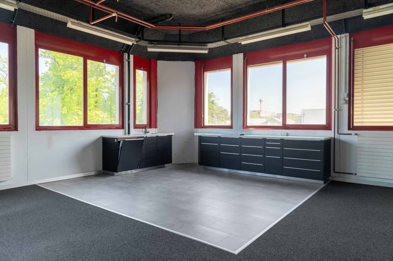 Surface polyvalente de 205m² à Meyrin (3)