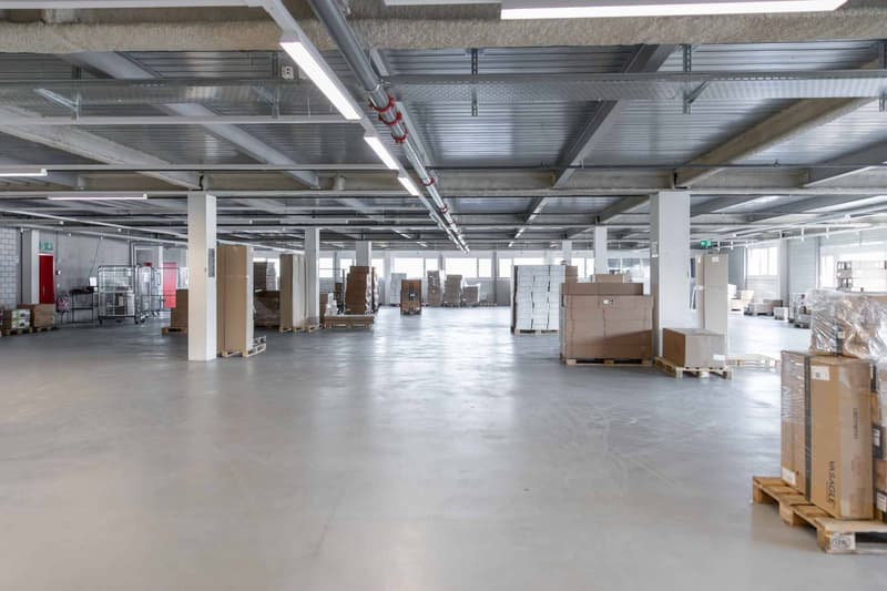 RARE ! Surface de stockage de 467m² au centre de Genève (2)