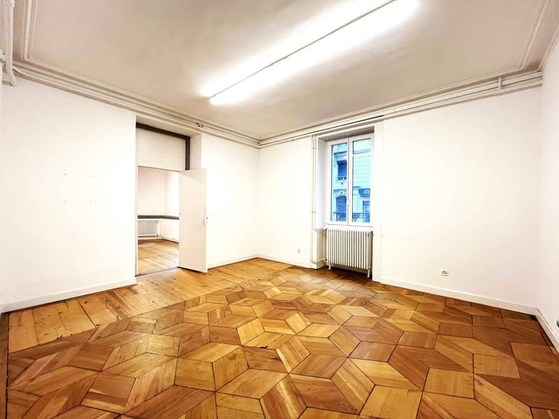 110m2 offices - close to train station (2)