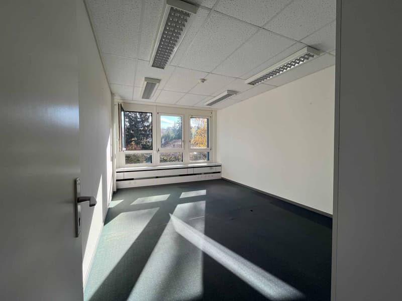 Bureaux de 66 m2 - lumineux à proximité de l'aéroport et de la Place des Nations (2)
