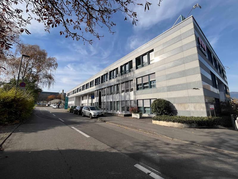 Bureaux de 66 m2 - lumineux à proximité de l'aéroport et de la Place des Nations (1)
