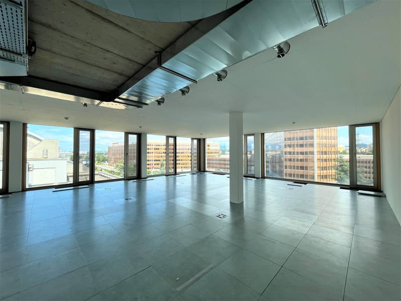 Modern and bright offices for rent in the airport sector (3)