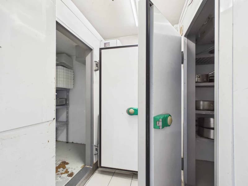 Beautiful restaurant space - Premium location (12)