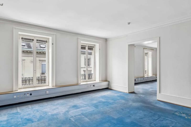 Renovated administrative building of 1280m2 - Bank district (5)