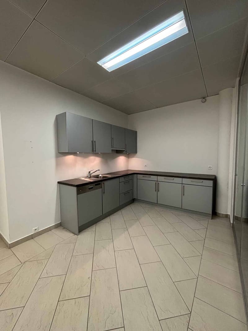 BÜROS 200 M² - Nahe Flughafen (7)