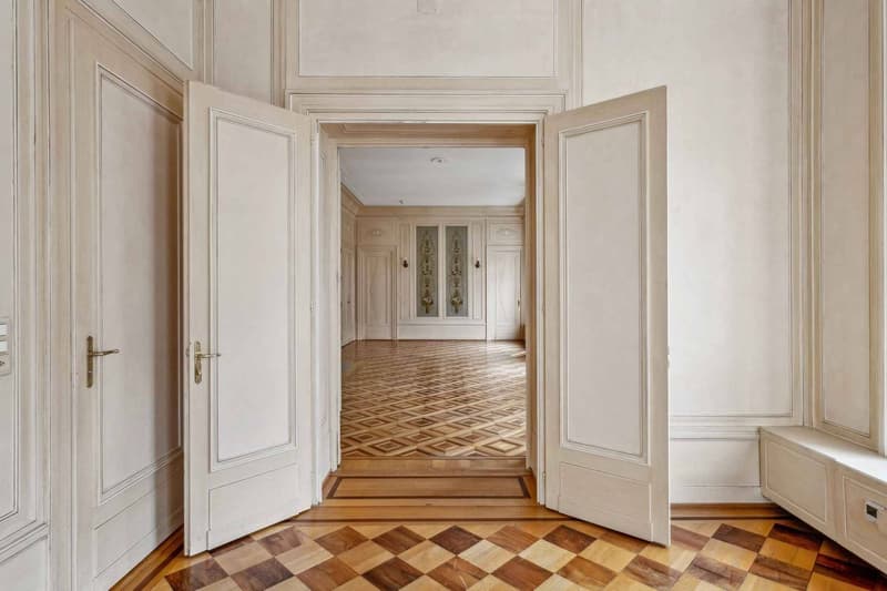 Immeuble administratif rénové d'environ 1300m2 - Quartier des Banques (8)