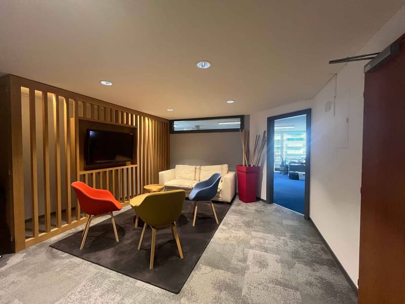 Bureaux administratifs meublés de 118 m² Carouge (1)