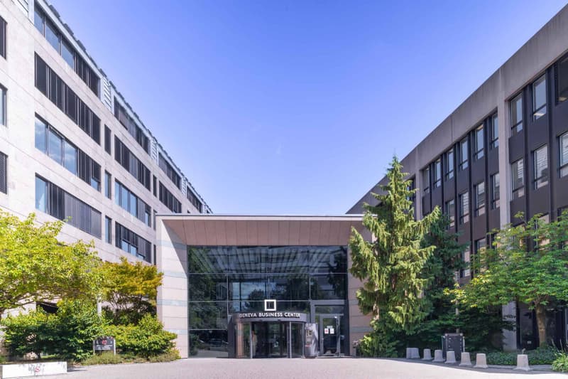 Bureaux de standing de 198 m² au Geneva Business Center (1)
