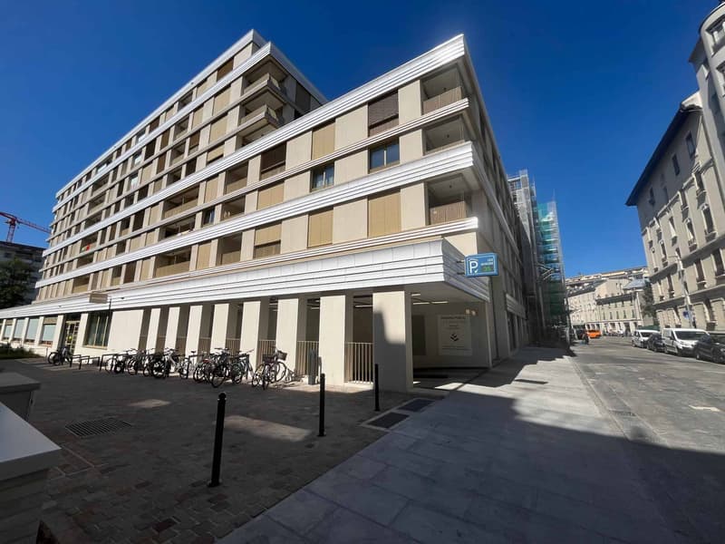 Arcade de 198 m2 - Projet neuf aux Acacias (3)