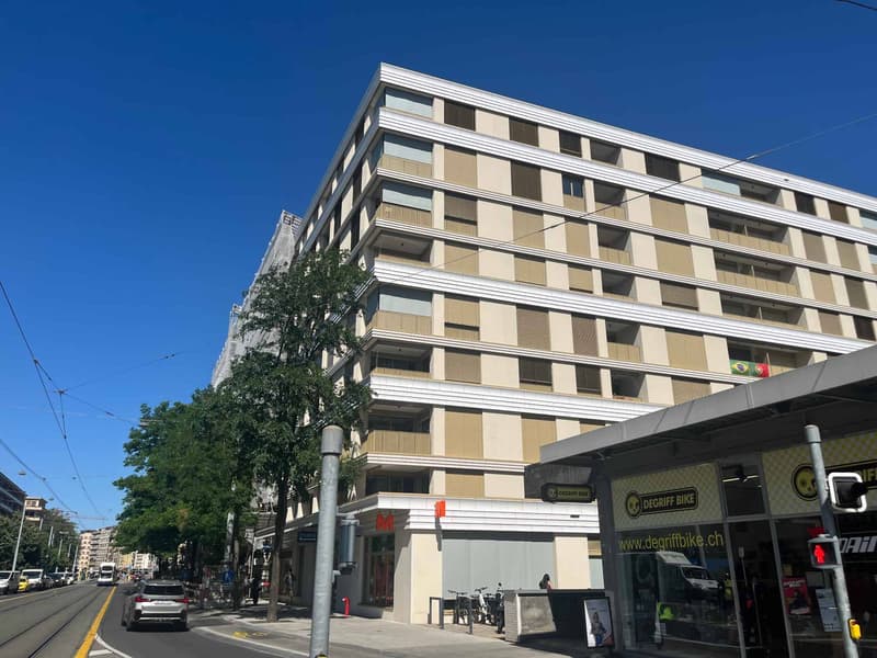 Arcade de 232 m2 - Projet neuf aux Acacias (1)