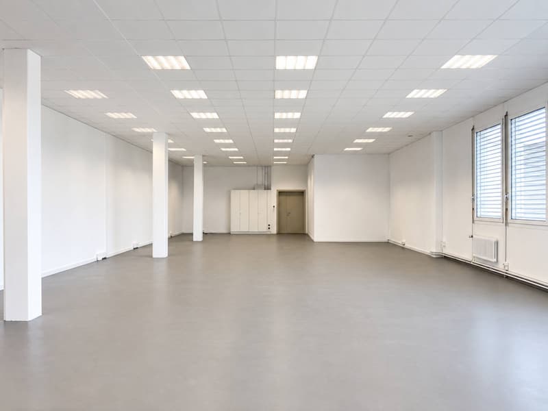 Surface polyvalente de 180 m² Chemin du Château-Bloch 10 (3)