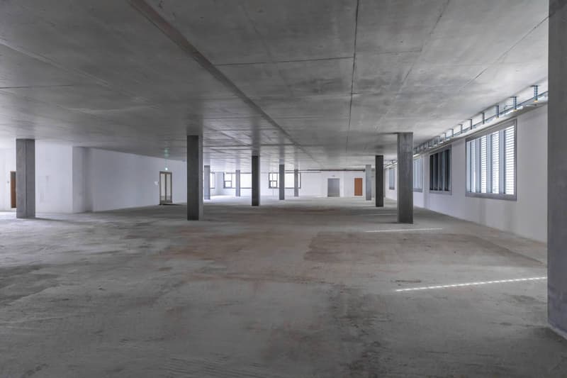 Magnifique surface de 588 m2 au 2ème étage d'un bâtiment moderne (9)