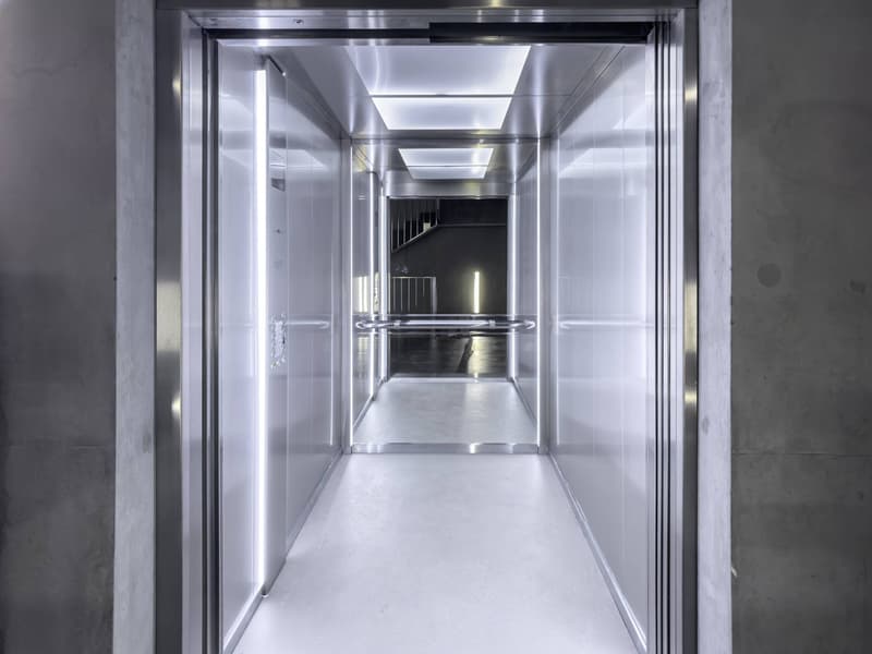 Magnifique surface de 230 m2 au 2ème étage d'un bâtiment moderne (11)