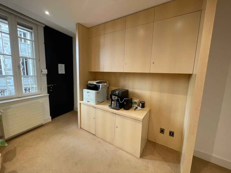 Bureau 158m2 - Vieille-Ville (8)