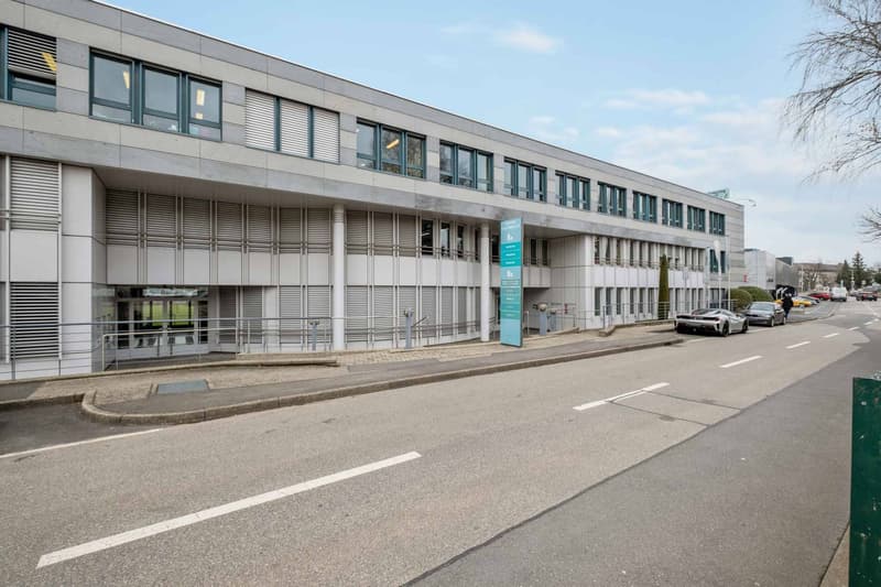 Bureaux de 164m2 - lumineux à proximité de l'aéroport et de la Place des Nations (1)