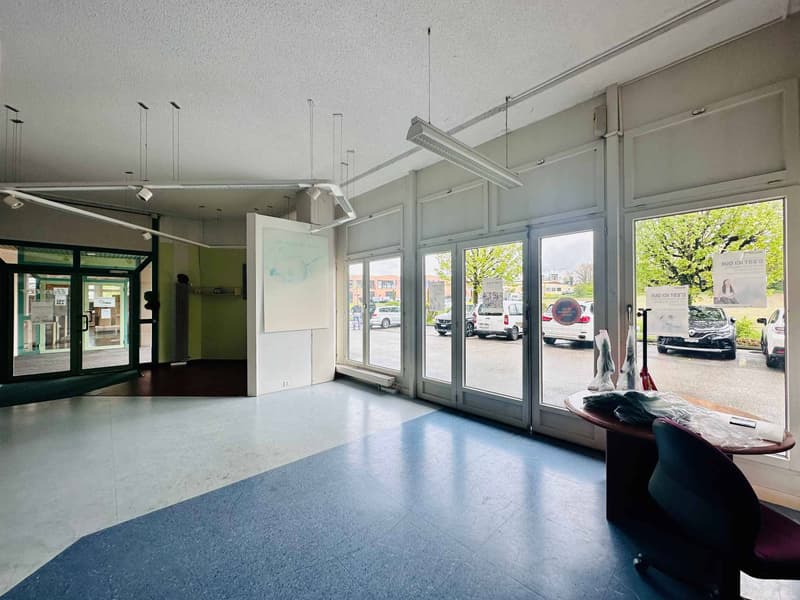 Industry, Offices - 930 m2 - Bussigny-près-Lausanne (2)