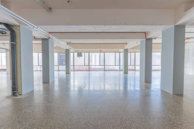 Dépôt, stockage de 100 m2 à louer au Locle (2)