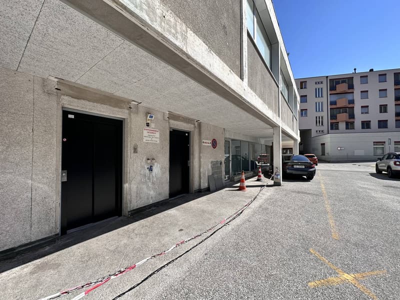 Dépôt, stockage de 1000 m2 div. dès 500 m2 à louer à l'hypercentre de Sion (2)
