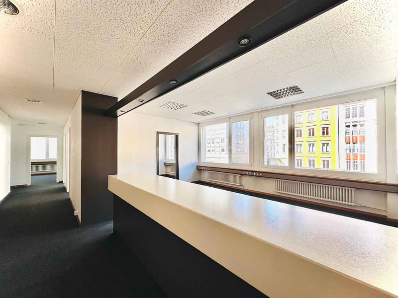 Moderne und helle Büros 159 m2 zur Miete in La Chaux-de-Fonds (3)