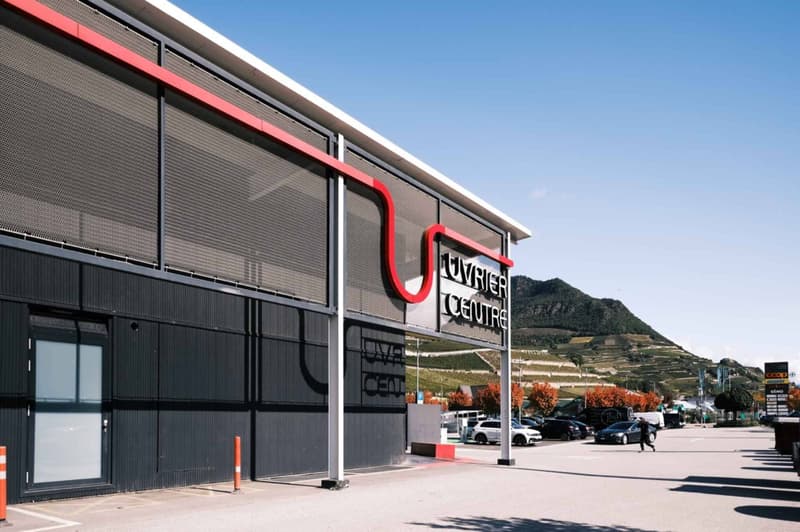 Arcade, commerce, showroom of 103 m2 for rent in Uvrier (6)