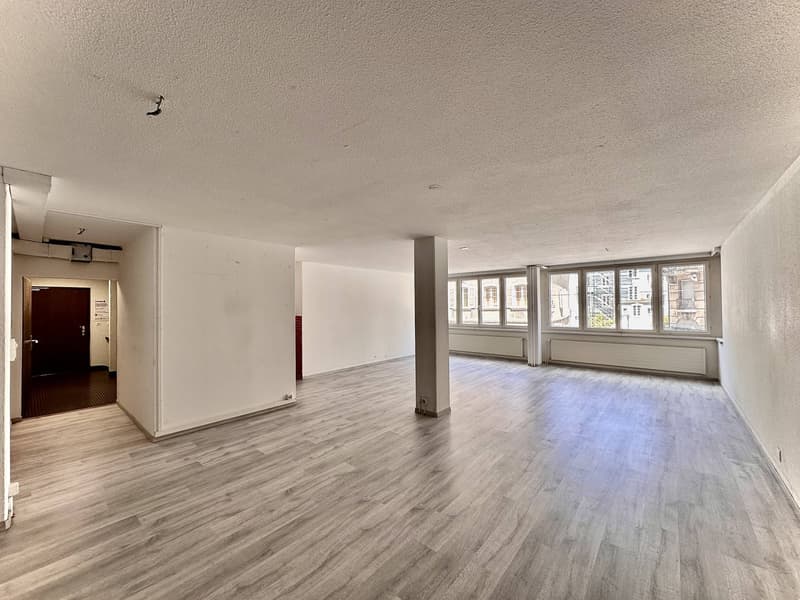 Büros, Lokale von 115 m2 zur Miete in La Chaux-de-Fonds (2)