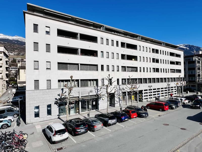 Arcade of 177 m2 ideally located in front of Sierre train station (5)