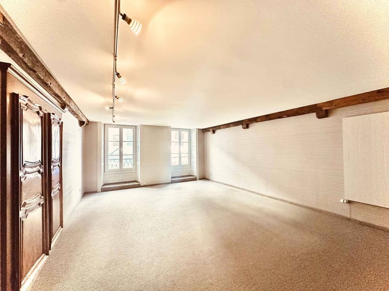 Exceptional commercial space of 115 m² for rent. Historic center of Yverdon-les-Bains (4)