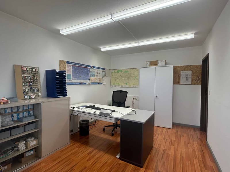 Büros, 51 m2 große Räume zur Miete in La Chaux-de-Fonds (2)