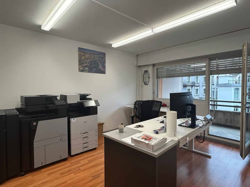 Büros, 51 m2 große Räume zur Miete in La Chaux-de-Fonds (3)