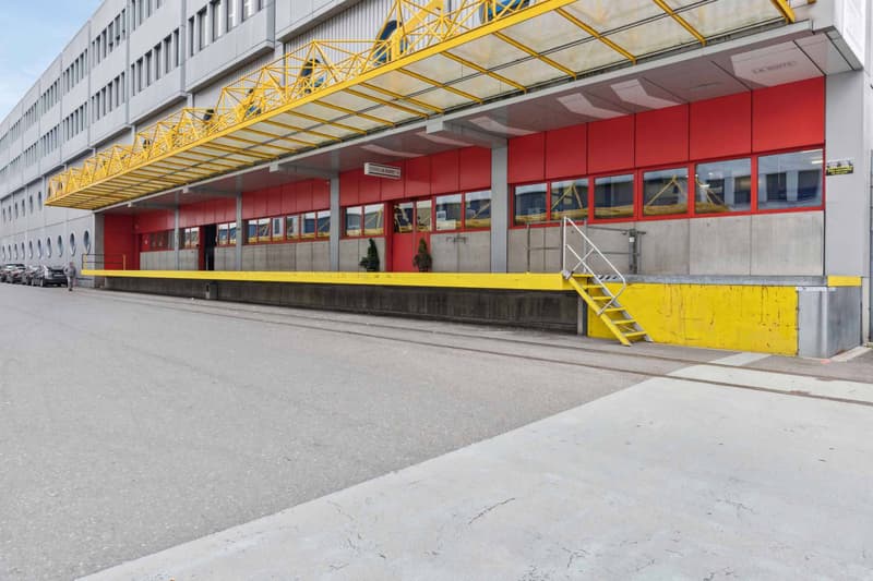 Lausanne: Industrieller und kommerzieller Raum im Erdgeschoss (1)