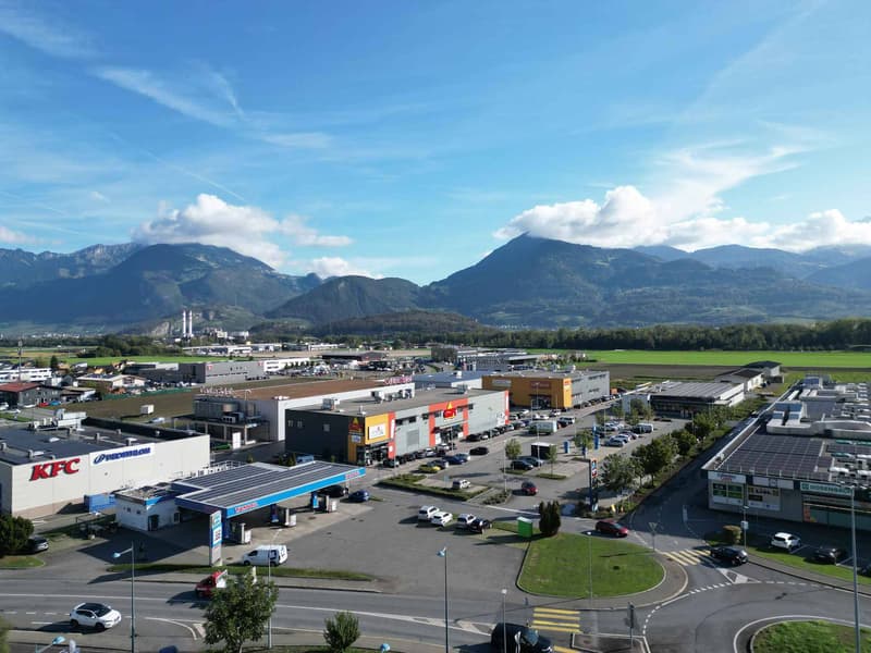 LOCAL COMMERCIAL  946 M² - EXCELLENTE VISIBILITE (2)
