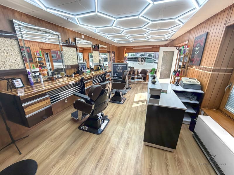 Ladenlokal (Coiffeur) im EG