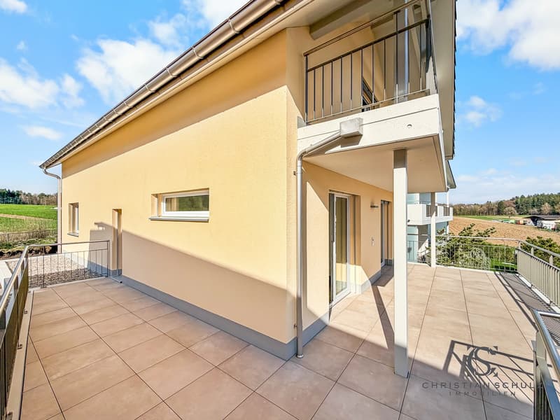 Grosser Balkon im 1. OG