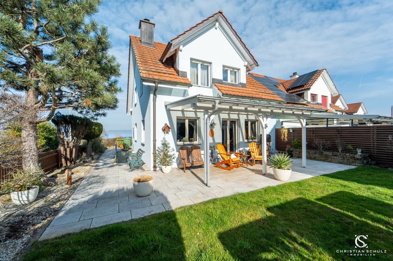 Einfamilienhaus mit Garten und Seesicht