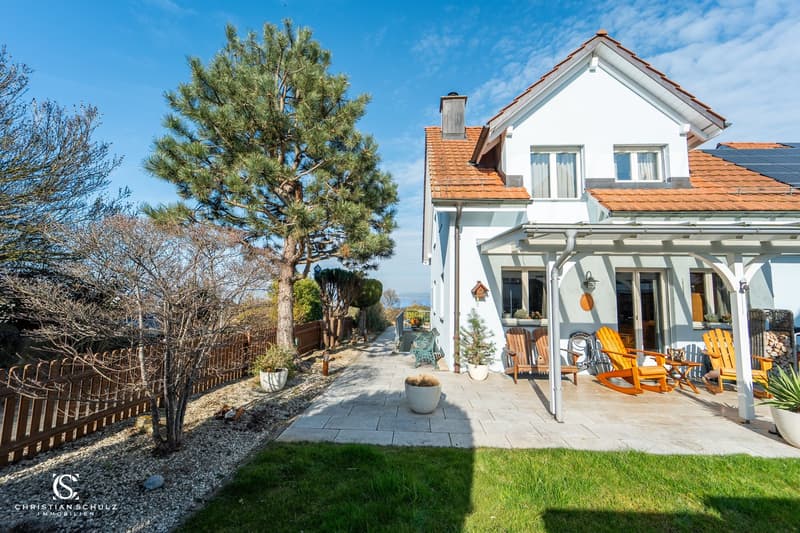 Einfamilienhaus mit Garten und Seesicht