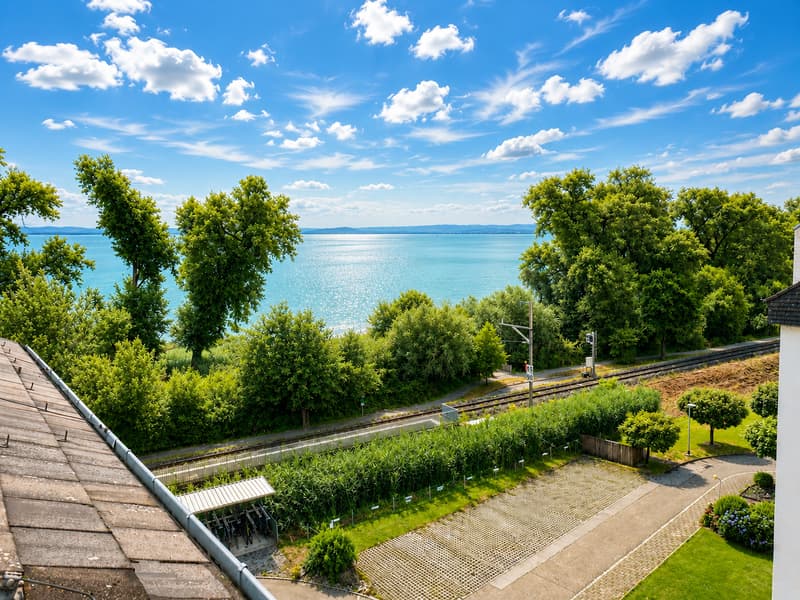 Habiter en première rangée de lac – Appartement attique exclusif de 6,5 pièces avec vue imprenable sur le lac de Constance (1)