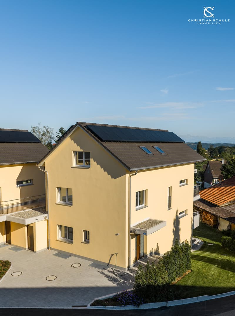 Aussenstellplatz und Eingangsbereich Haus B Helsighausen