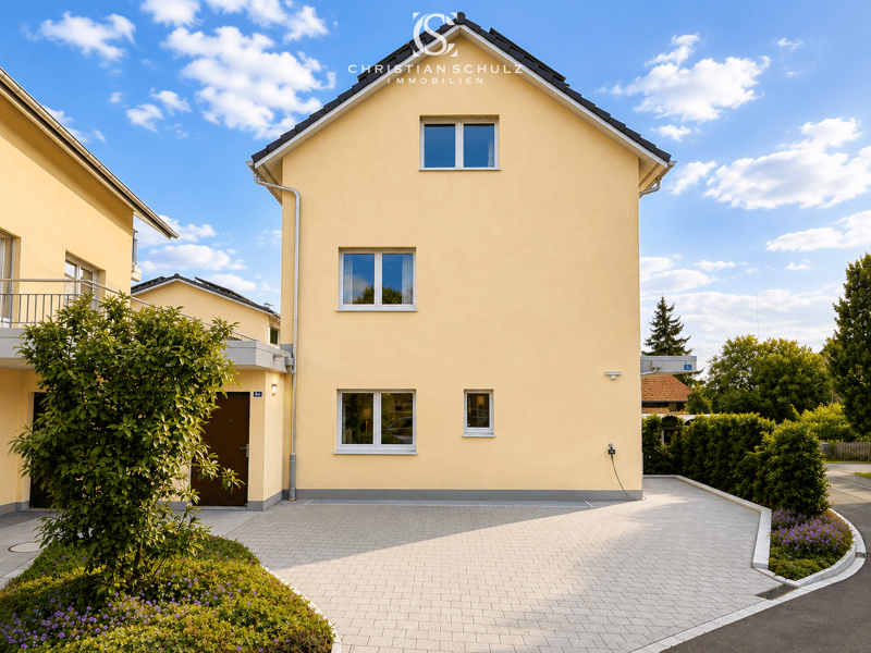 Grosszügiges Neubauhaus mit Einliegerwohnung in Panoramalage (2)