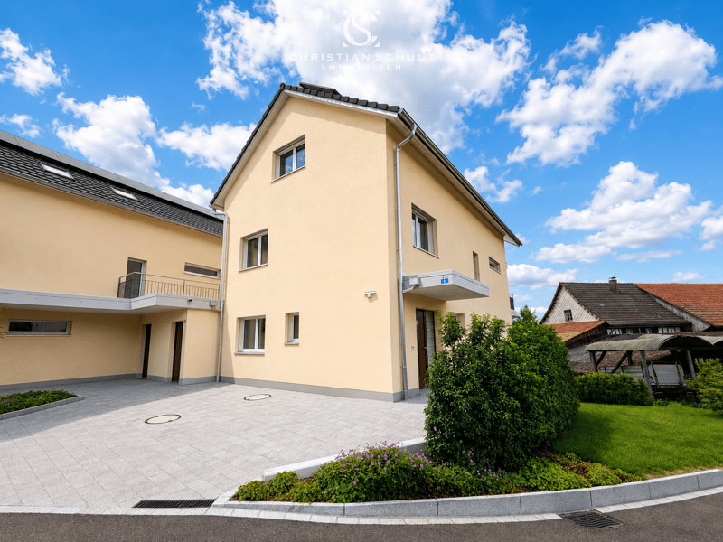 Grosszügiges Neubauhaus mit Einliegerwohnung in Panoramalage (1)