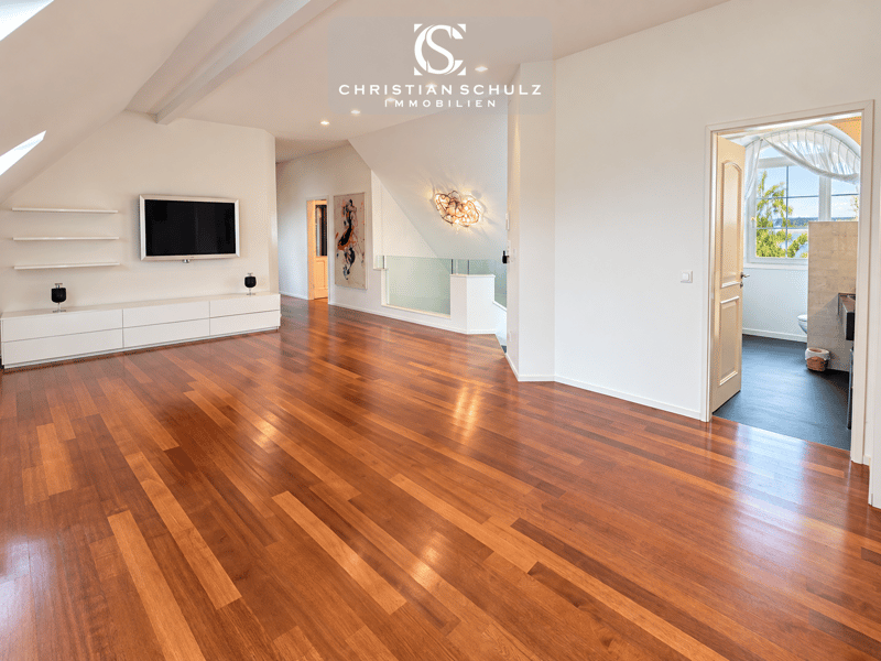 Exklusive 9-Zimmer-Maisonettewohnung mit traumhafter Seesicht, Spa und privatem Lift (16)