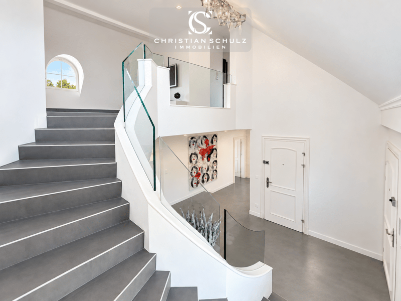 Exklusive 9-Zimmer-Maisonettewohnung mit traumhafter Seesicht, Spa und privatem Lift (14)