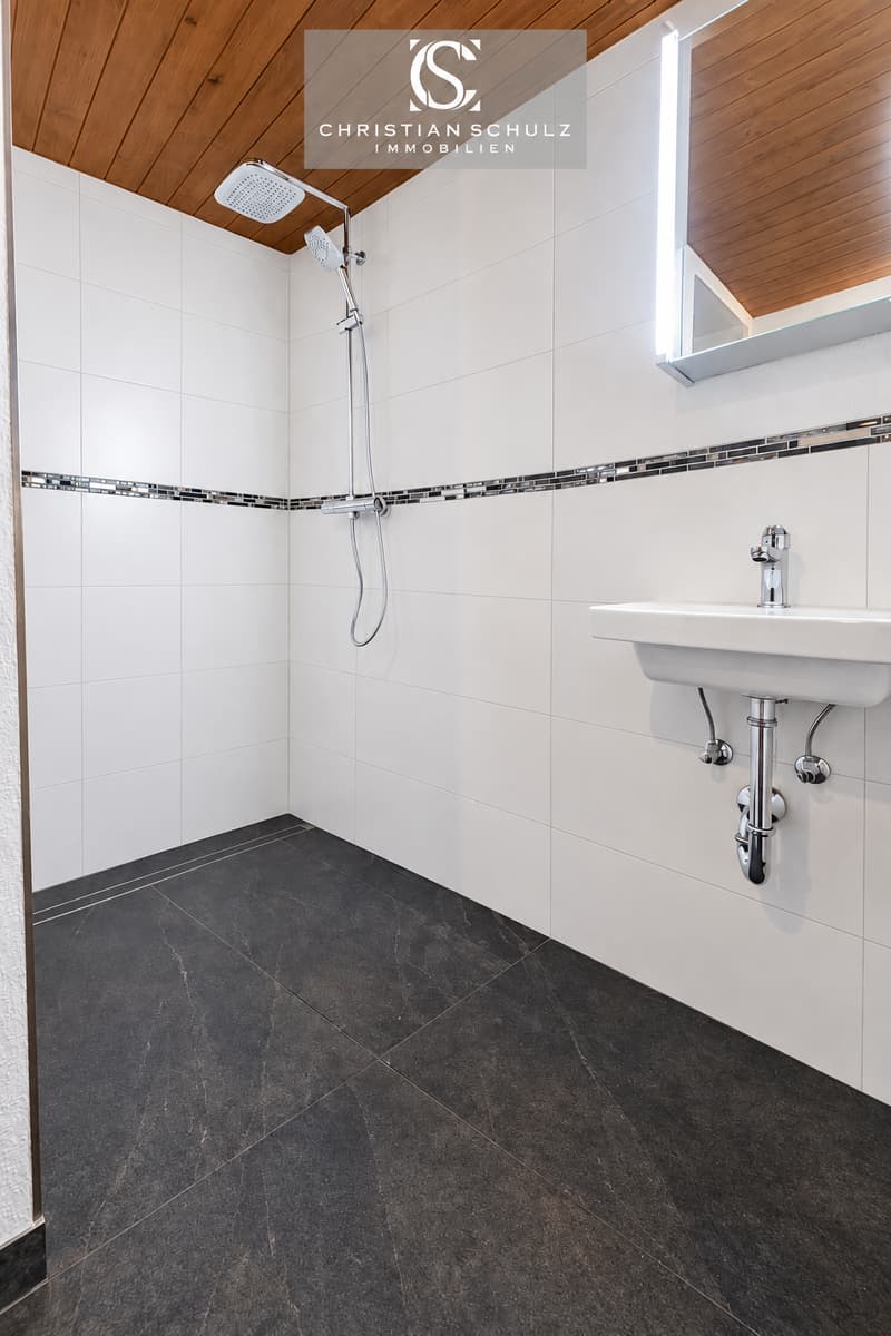 Charmante 2.5-Zimmer-Maisonette mit Cheminée und Sitzplatz/Garten (9)