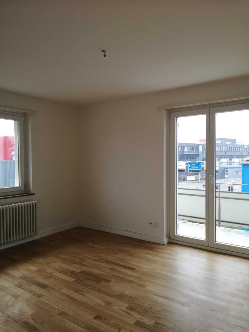 Zimmer_zur_Strasse.jpg