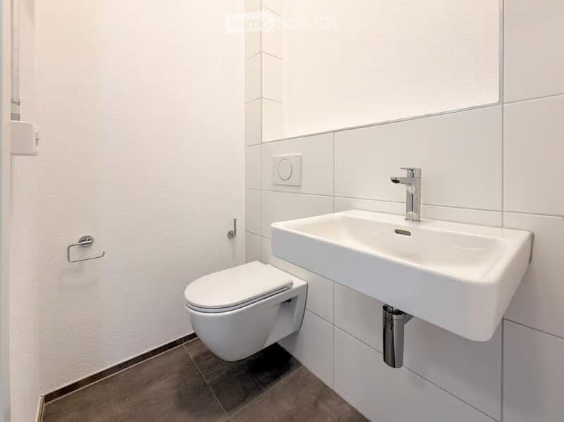 Locale commerciale attraente con grande vetrina – 92 m² (3)