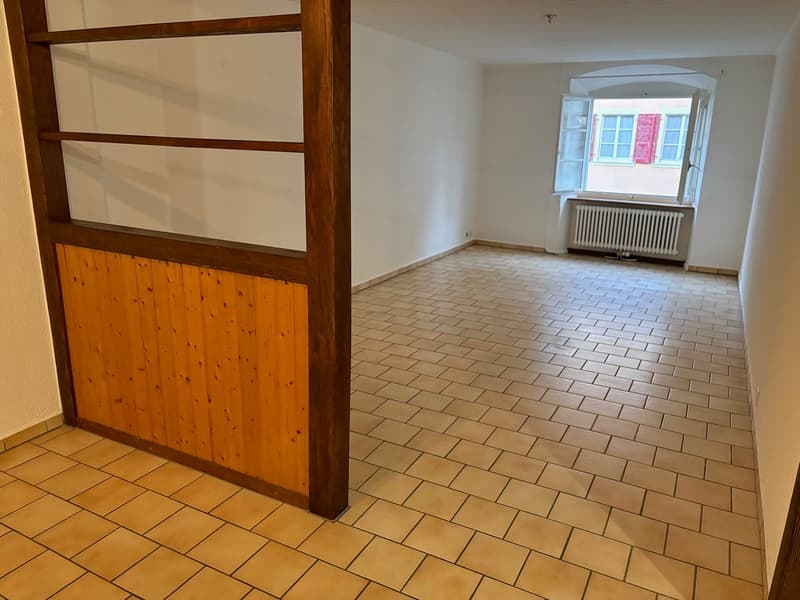 Affascinante appartamento di 2 locali nel cuore di Porrentruy (1)