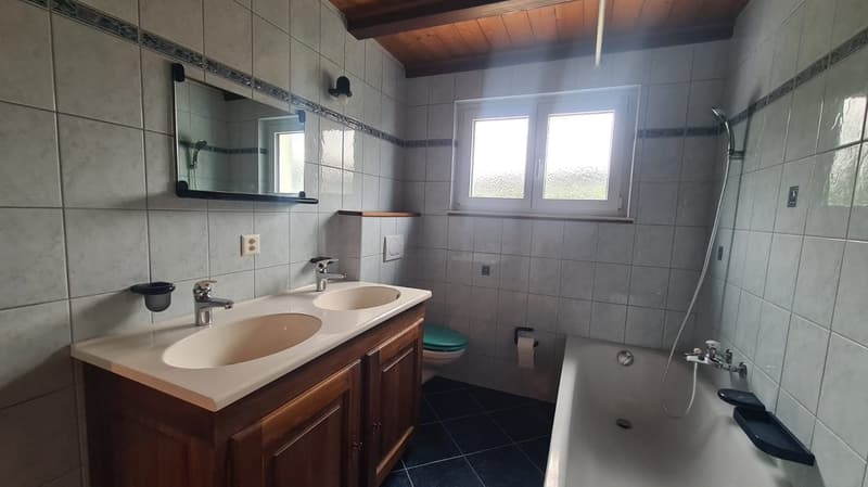 Charmantes 3.5-Zimmer-Wohnung mit Balkon in Porrentruy (7)