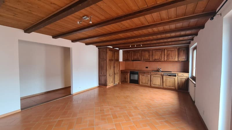 Charmantes 3.5-Zimmer-Wohnung mit Balkon in Porrentruy (1)