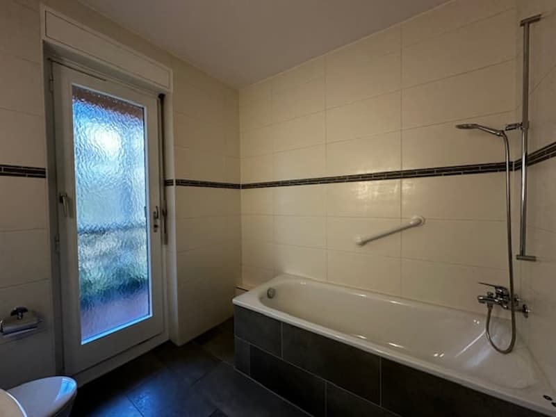 Spacieux appartement 4.5 pièces avec balcon et parking à Delémont (19)